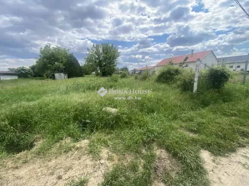 Kozármisleny sík telek eladó 1500 m2