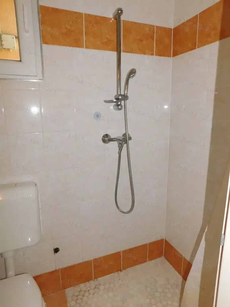 Siófok Belváros Nagykertes Társasházi Lakás Nyaralóval Eladó