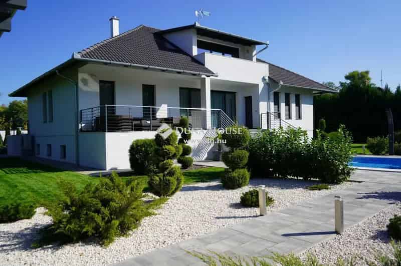 Kecskemét Luxus Családi Ház Eladó 3301m2 Telken