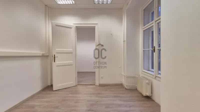 Aranykéz utcai elegáns iroda 90nm  bemutatóteremnek vagy irodának