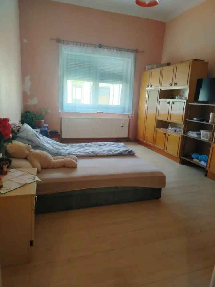 Kaposvár Donneri városrész 66nm-es házrész eladó