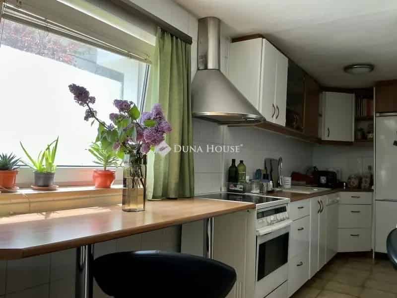 Óbudai panorámás ház befektetőknek 7 szoba 4 fürdő