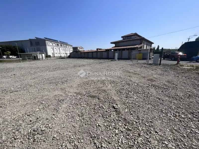 500 nm-es telek eladó Pécsett Basamalom úton