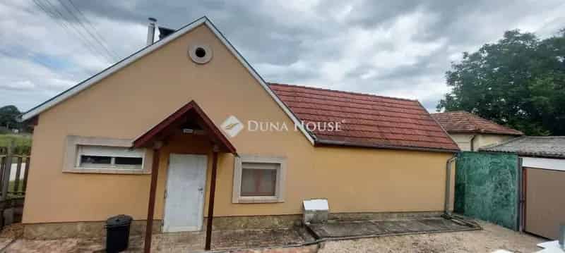 Szigetelt családi ház Dombóváron eladó