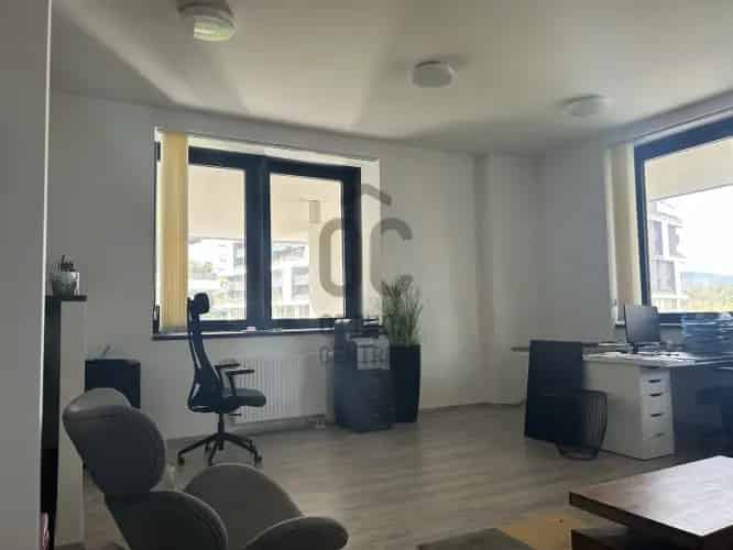 Budapest IV kerület Ujpest Duna parti iroda 60nm
