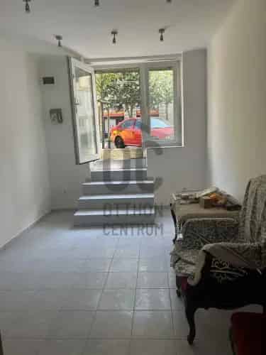 Budapest VII kerulet elado kereskedelmi ingatlan UZ018809