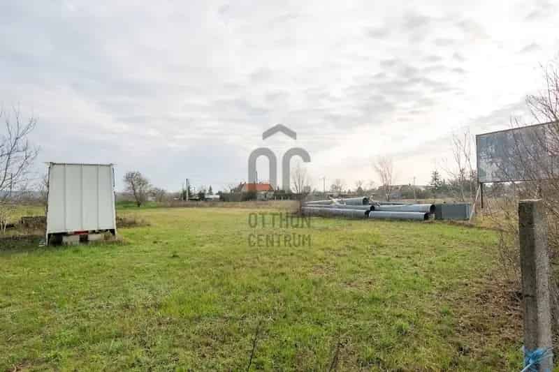 Váci telek befektetőknek 6096 m2 atminositassal