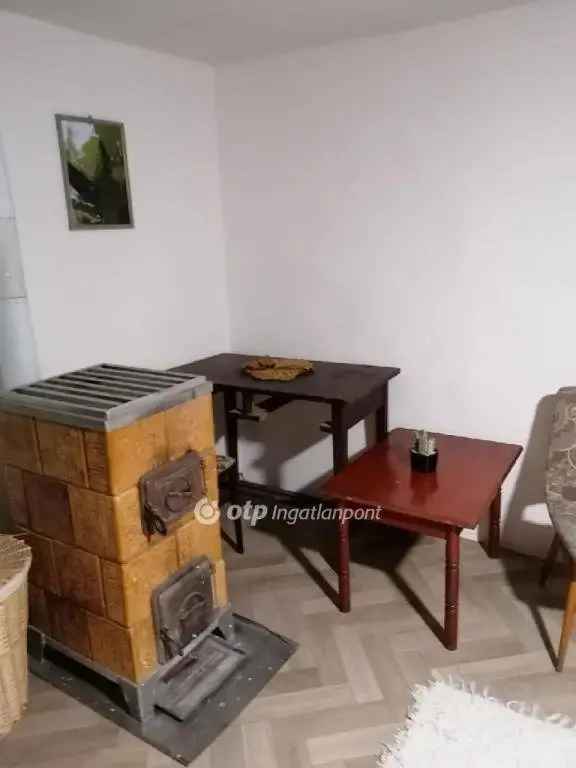 Cibakháza 70m2-es 3 1 szobás kertes ház eladó