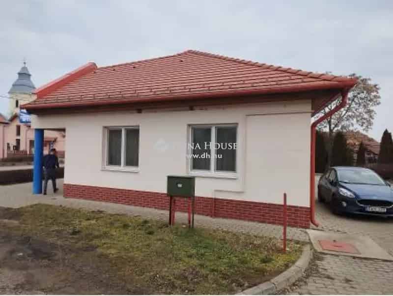Biharnagybajom Iroda Kereskedelmi Ingatlan Elado 96 5 m2