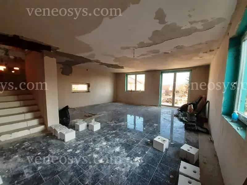 RÁKOSCSABÁN ÚJJÁÉPÍTETT IKERHÁZI LAKÁS ELADÓ!