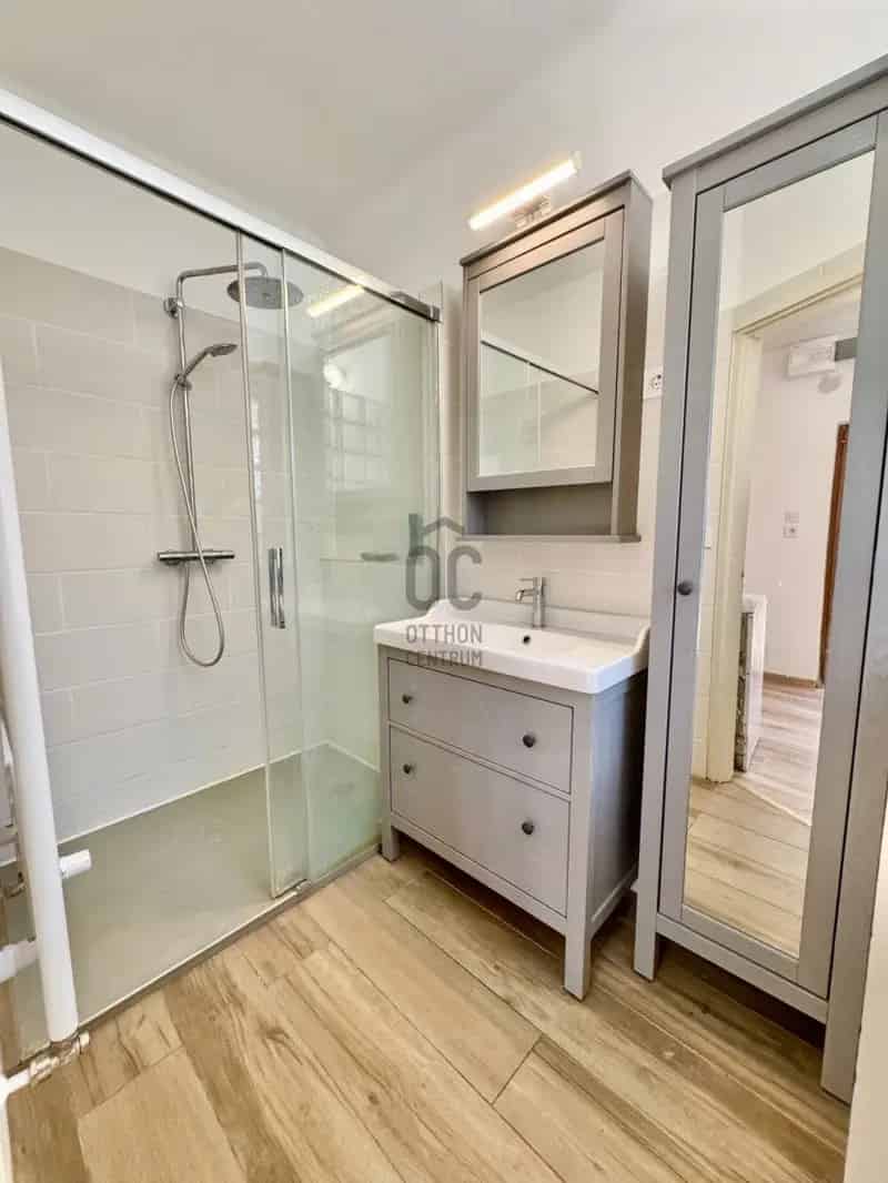 8 szobás családi ház Budapest 18 kerület Újpéteritelepen
