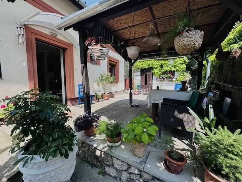 121 m2-es családi ház Pécs Deindolban 2400 m2-es telken