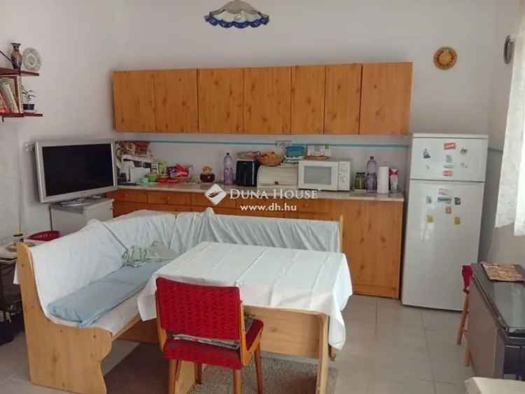 Tura 3 szobás családi ház eladó 1073 nm-es telken