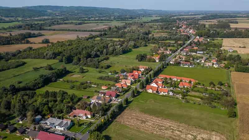 Gyulevesz hataraban elado felujitott csaldi haz