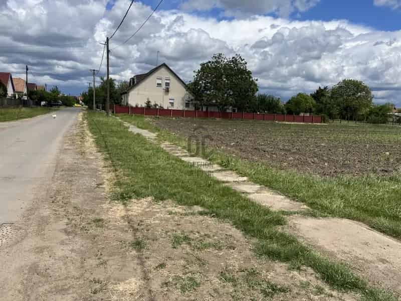 Hosszúpályi 3216 m2-es építési telek eladó