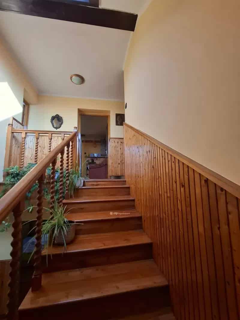 Eger Almagyar Panorámás Családi Ház Eladó