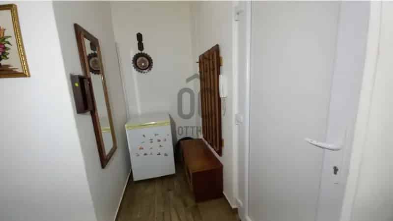Szekszárdi eladó felújított panel lakás - 42 nm - 1+1 szoba