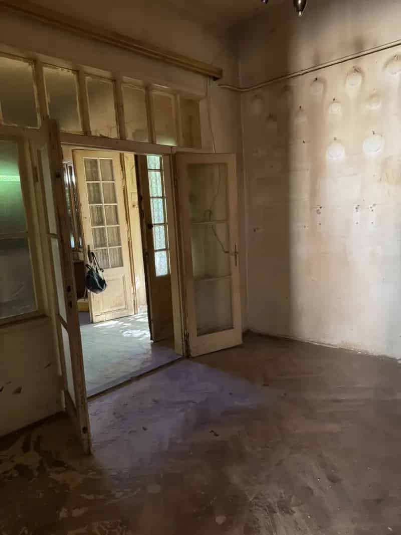 Gyongyos Belvarosi Polgari Haz Elado - Hatalmas Pincevel
