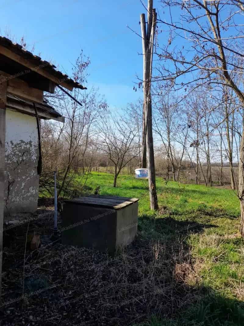 Felujitando tanya elado Mehkereken 4316 m2-es telekkel