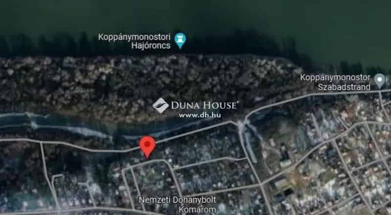 Komarom Koppanymonostoron 699 nm-es telek elado 2 lakas kialakitasara alkalmas