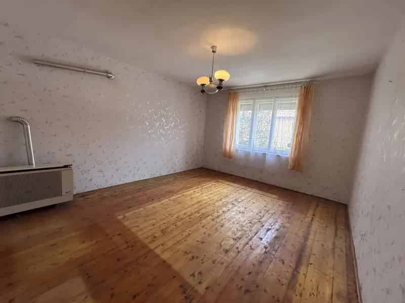Vaskút kétlakrészes családi ház eladó 554 m2 telekkel