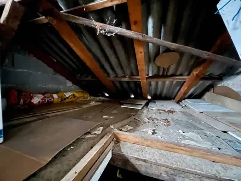16 m2-es garázs Mór belvárosában - garázs bérlés Mór