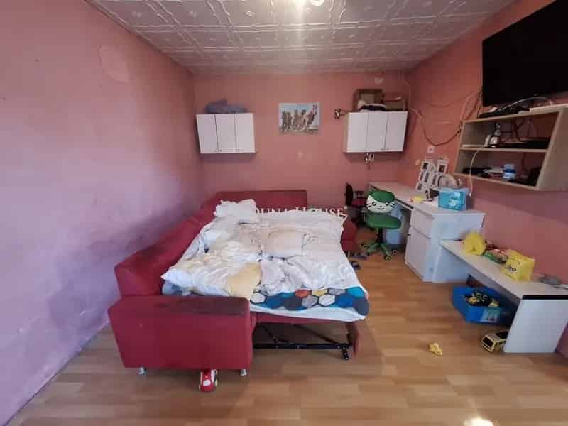 97 nm-es 3 szobás téglaház 863 nm-es telken