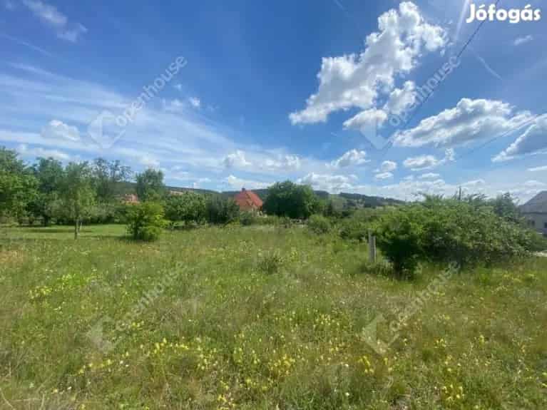 Eladó építési telek Csóron 802 m2