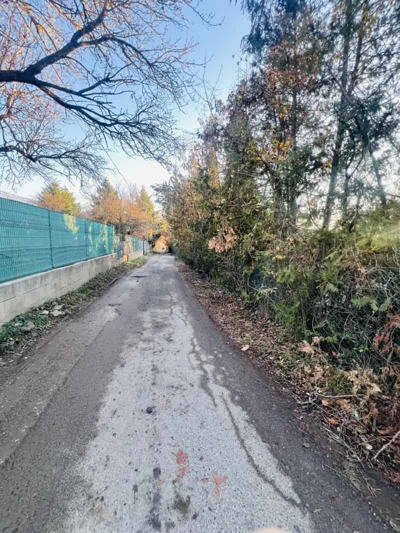 Telek Kiadó , 37, Sugár utca, Budakeszi, Közép-Magyarország