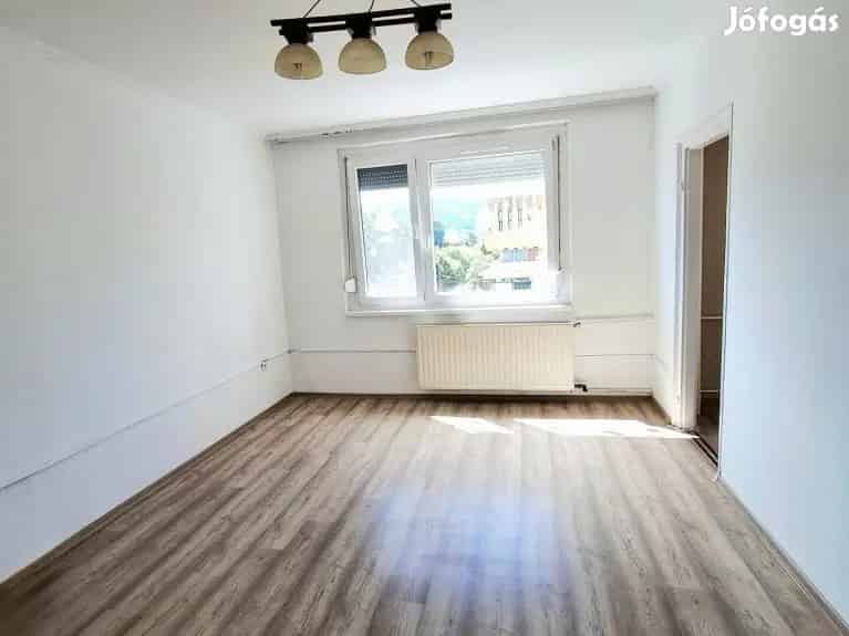 Felújított 1 5 szobás lakás eladó Miskolc Bulgárföldön