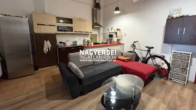 Debrecen Belvaros 52 nm-es 2 hálószobás lakás kiadó