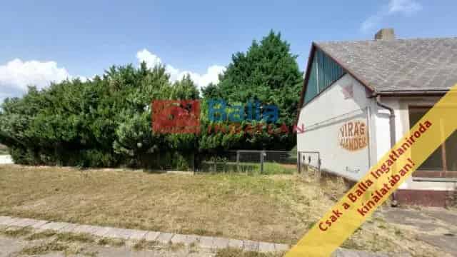 Drégelypalánk Üzlethelyiség Eladó 199nm 3 Üzlet Raktár Iroda