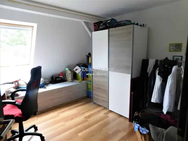 Kőszegi családi ház eladó - nappali + 4 szoba, kert, medence