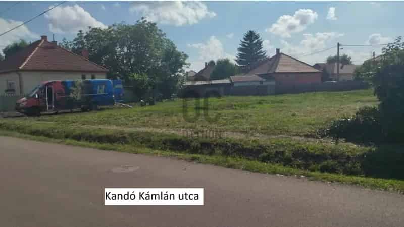 Hatvani eladó telek 1041 m2 7 lakásos társasház építési lehetőséggel