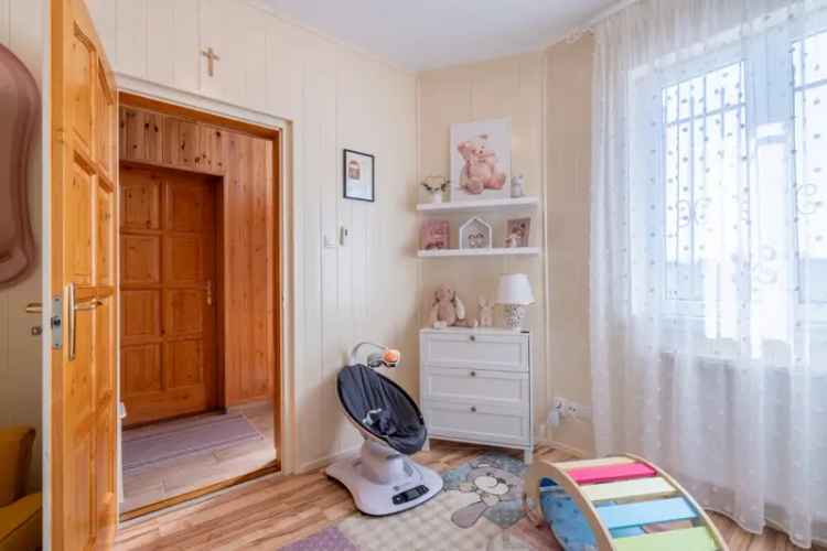 Modern családi ház hatalmas teraszokkal Dunai panorámával