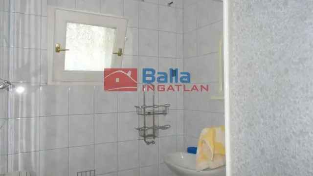 Siófok Csendes utca 6 szobás családi ház eladó