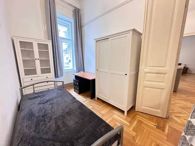 Budapest VI kerület 115 nm-es 3 szobás bútorozott lakás kiadó