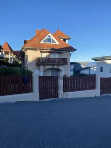 Hévízi családi ház eladó 300nm 4 apartmannal