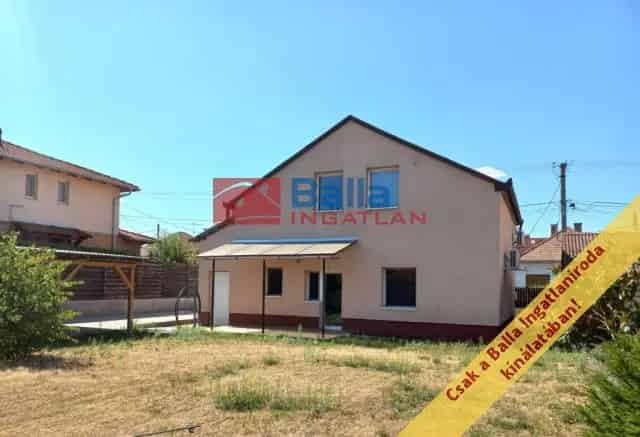 Dunakeszi családi ház eladó - 2 generációs, 5 szoba, felújított