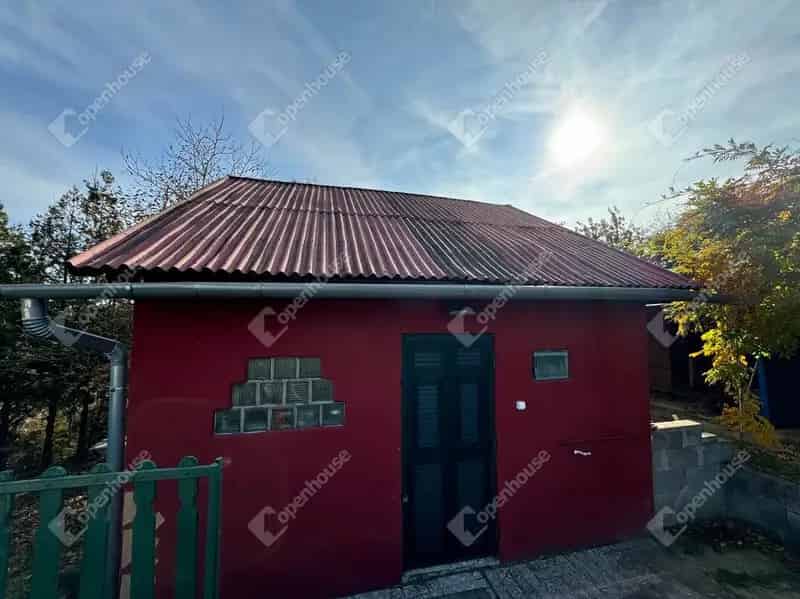 Dunaújváros Zártkert Eladó 1026 m2 25 m2 Ház Kút