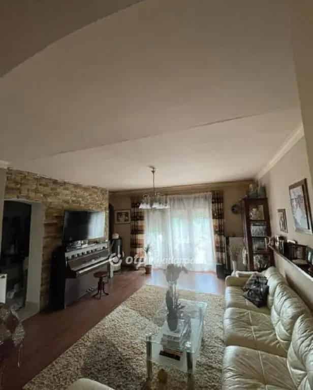106m2-es Családi Ház Gyöngyösön 441m2-es Telekkel Eladó