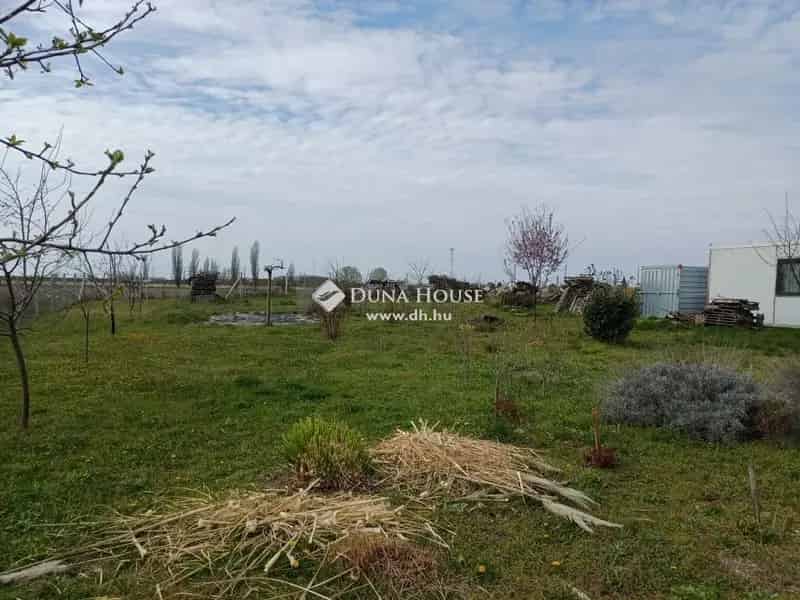 Szigetcsép Üdülőövezeti Telek Eladó