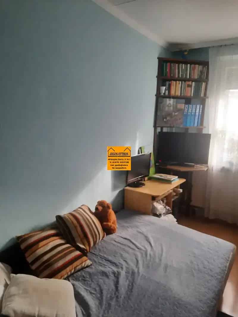 Eladó 3 szobás panel lakás Nyíregyházán