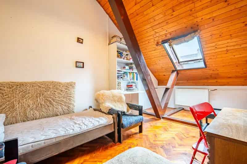 Szolnok belváros 4 szobás házrész eladó