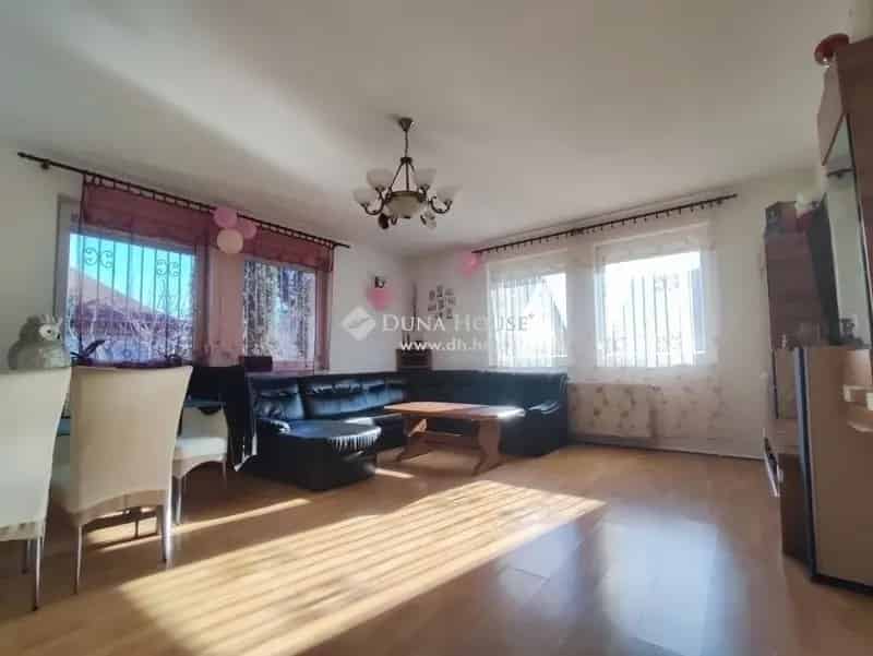Gyömrői családi ház eladó - 170 nm - 4 szoba - garázs - kert