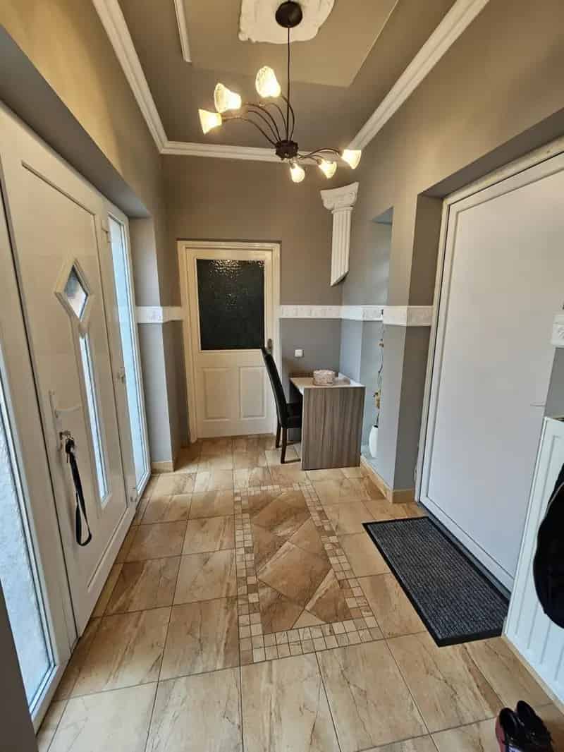 Nyárádi családi ház eladó 140 m² 70 m² terasszal