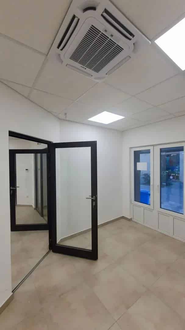 Debrecen Belváros 640 nm-es Felújított Irodaház Kiadó