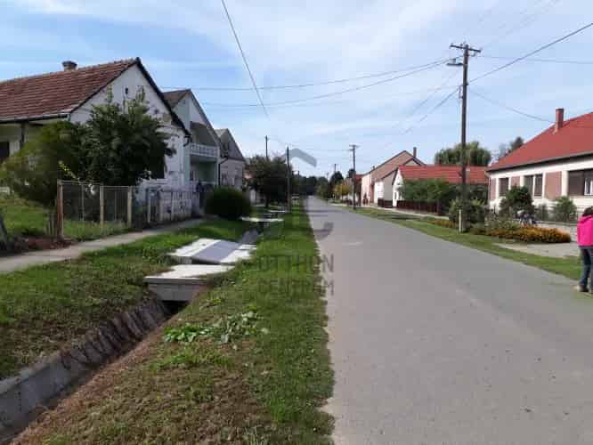 Göllei eladó telek befektetőknek 7180nm