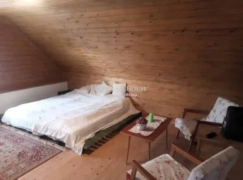 Bajnai zártkerti ingatlan eladó - panoráma, erdő, nyugalom