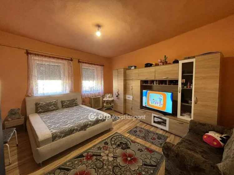 77m2-es családi ház Abaújszántón 1318m2-es telken